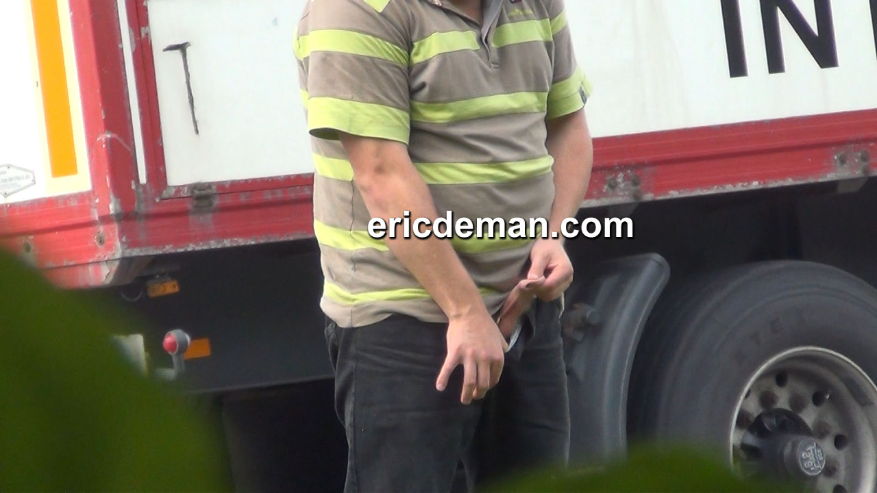 peeking-out-males:  edemansmalesportsblog:  some of the latest truckers and drivers