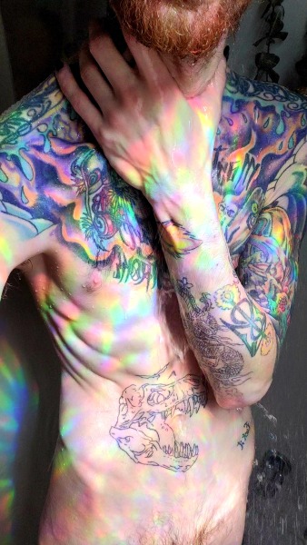 devilsdickk:The lighting was just perfect during my shower😊 Click here for more