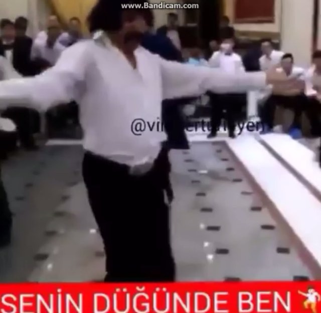 SENİN DÜĞÜNDE BEN...