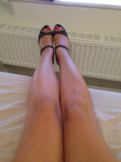 marketingslut: I’m wearing my favourite heels. Now I need someone to take me dancing x