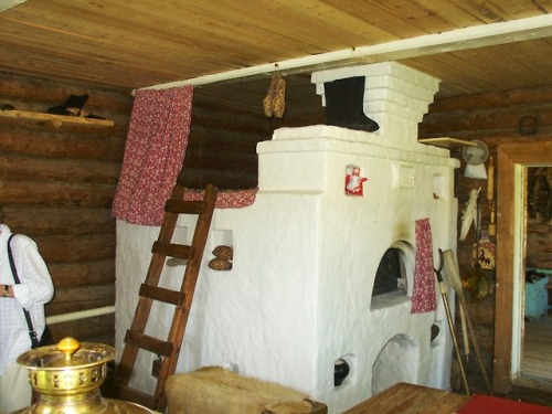 ex-cunnus-mea:Russian stoves.I would like to discuss these intensely coze BEDS. A secret box-bed set