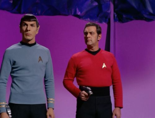 bigmamag:  therealleilakalomi:  OK, please note that Spock did NOTHING. And yet Kirk doesn’t e