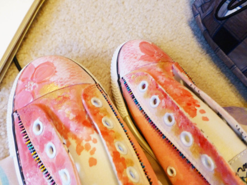 I love cherry blossoms. SO MUCH.I had leftover paint so I did I little “doodling”.This i