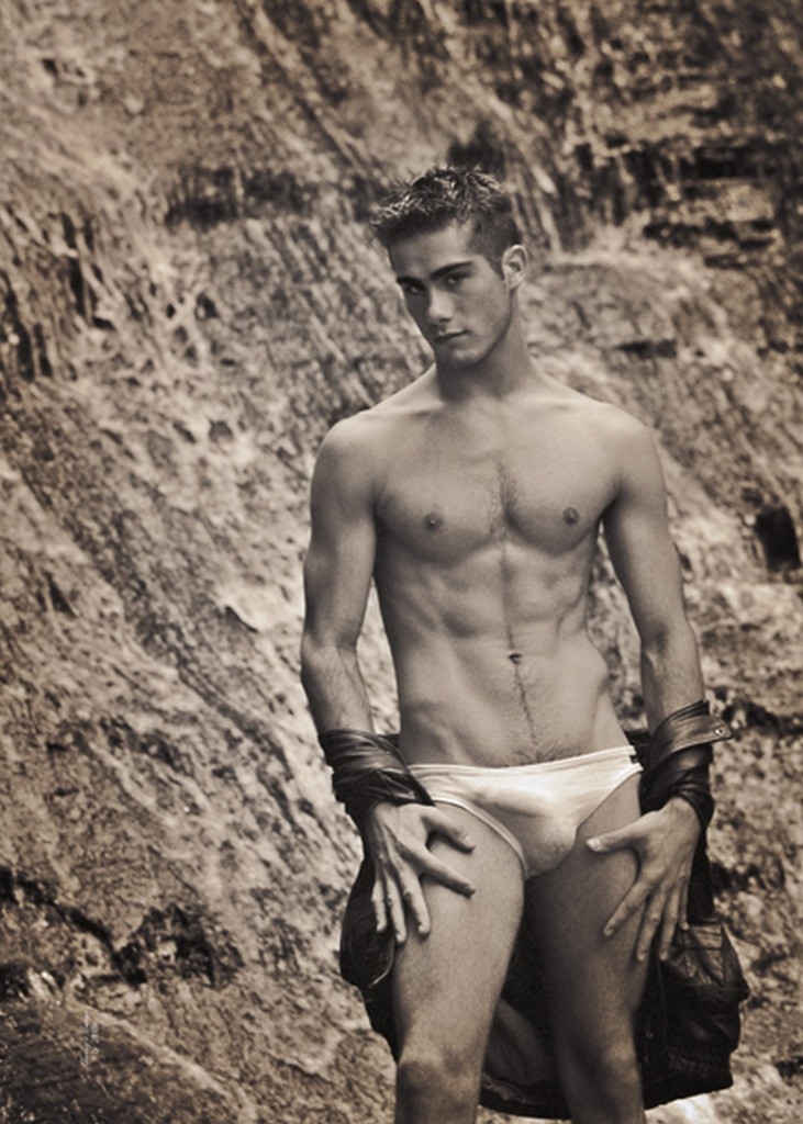 manfanathletes:  In the Northern Hemisphere, the days of skimpy swimwear are just