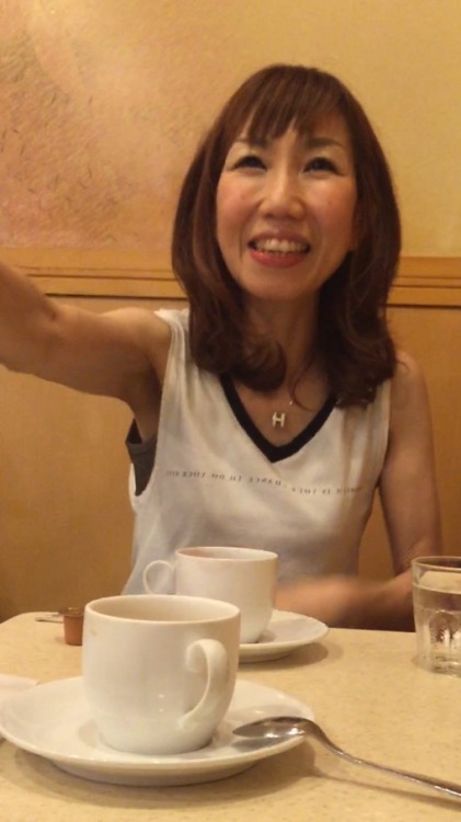 terry-man: thoughtfullytoofire: 会社の上司の性処理肉便器に使われている熟人妻 嫌いやない