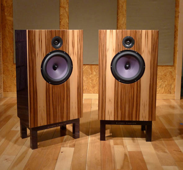 kentlepper:  My new true love…Orangutan O96 speakers. After listening to them,