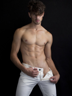 goldmalemodels:  GMM ♦