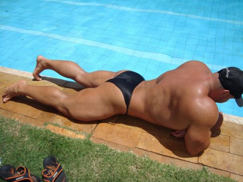 hotbodybuilders:  muscle-bear-corp:  bighugeguys:  Marcelo De Paula by the pool. Sculpted.   Muscle Bear Corp. — http://muscle-bear-corp.tumblr.com/  Love LOVE! This man  Stunning body - WOOF