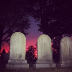 voguehorror:  celtic-cat2u:    Laurel Hill Cemetery    The sunset contrasts with the stones so well