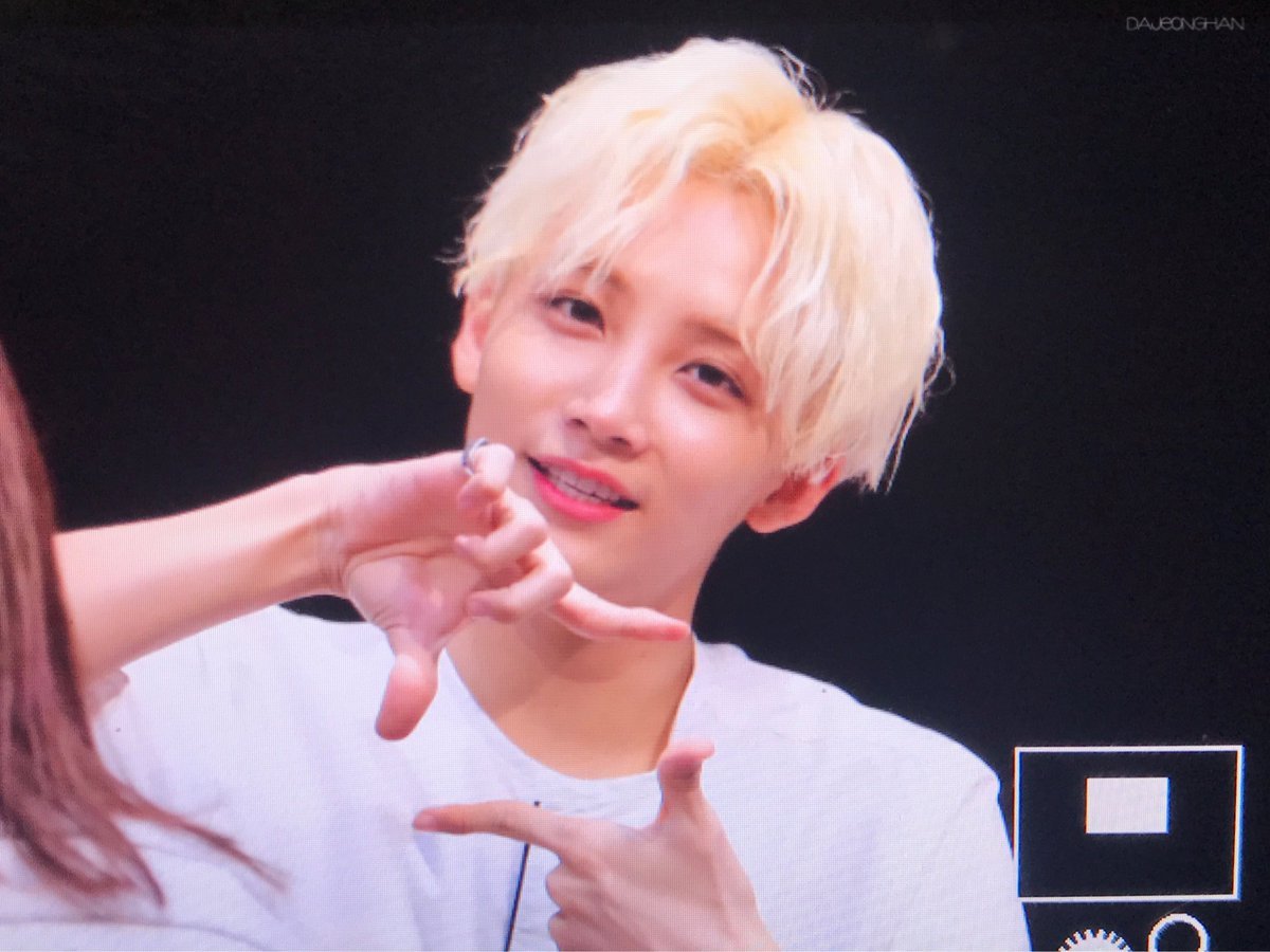Yoon Jeonghan’s beauty is ethereal 