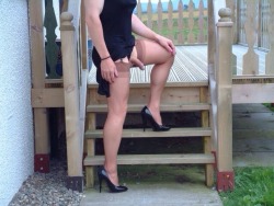 naadnylons:  gurly me outside  Stunning