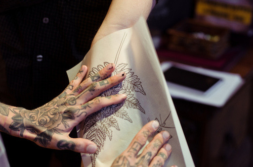 DO YOU PEOPLE KNOW THE FOLLOW UP PICTURE TO THIS ONE BECAUSE I DO AND BTW THE TATTOO LOOKS GR8