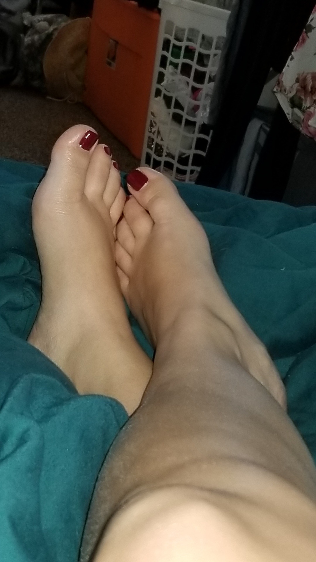 4allth3marbl3s:  A little foot fun