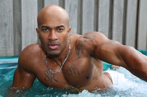 tlow26:  So sexy brother