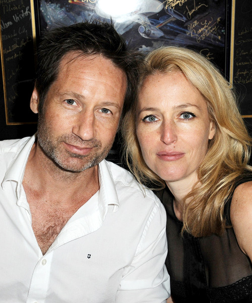 suicideblonde:  andersondaily: Gillian Anderson &amp; David Duchovny at San Diego