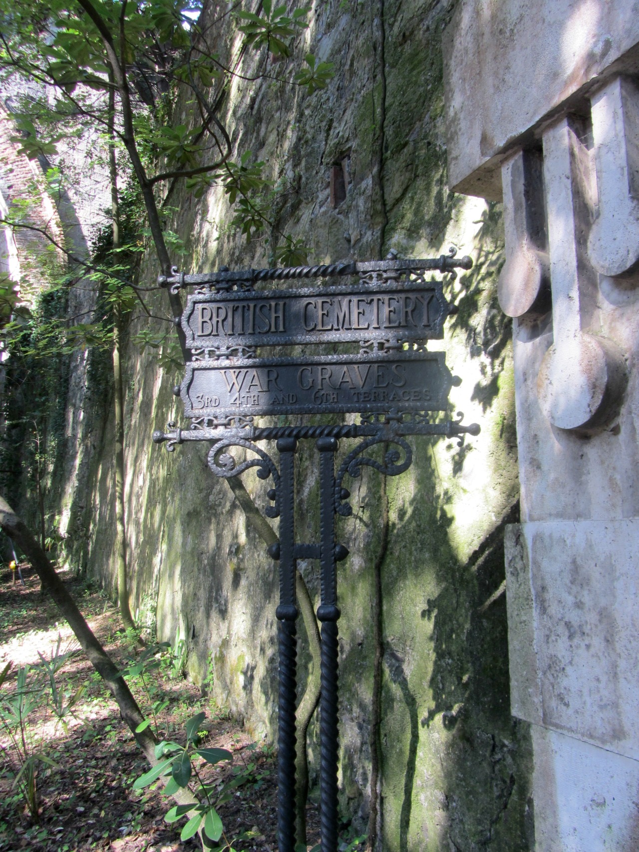 maecartessenza:  My last post (for now) on Staglieno: we took so many pictures that