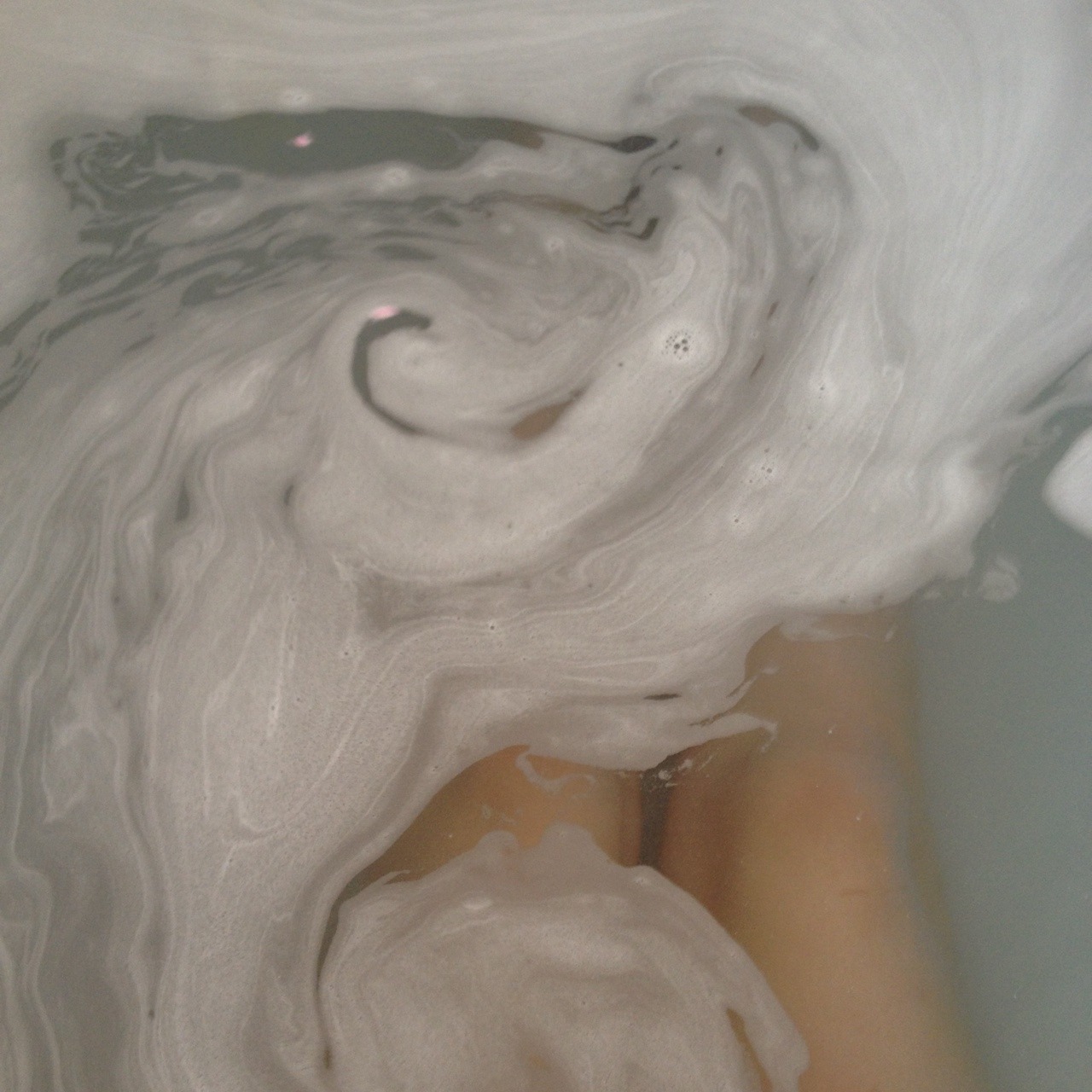 danmangan:  bath today 💕🌷