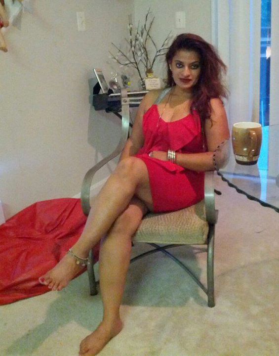 marriedladies:  hOT AND BEAUTIFUL BHABI JI