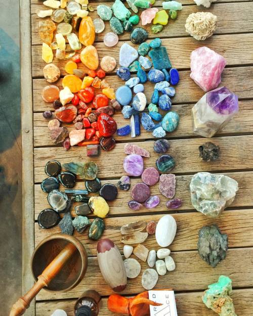 energizeyourlife:  ✨Just hanging out with @aimeebello and her #crystals✨// #BeyondYogaxGlow (at Platform)