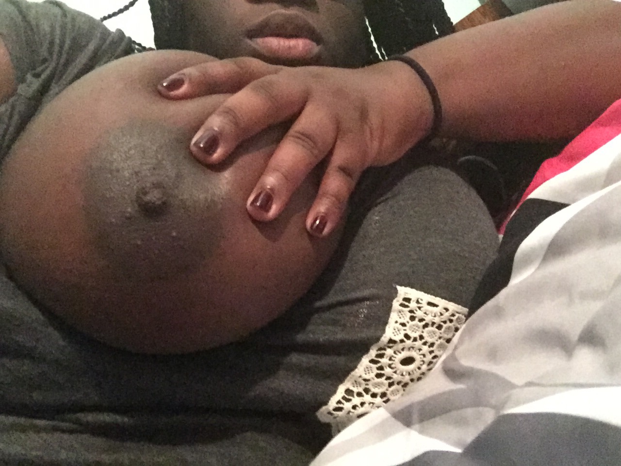 sluttybbw:  She was begging to come out and say hi.