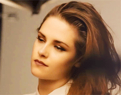 sebastiasnstan:HAPPY BIRTHDAY 26th KRISTEN JAYMES STEWART (April 9, 1990)I’m obsessed with my cat. W