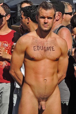 nakedblokes:  naked blokes. follow. ask. submit. archive.