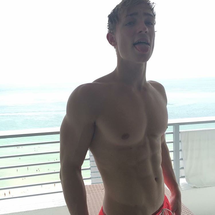 BulgeBoy12