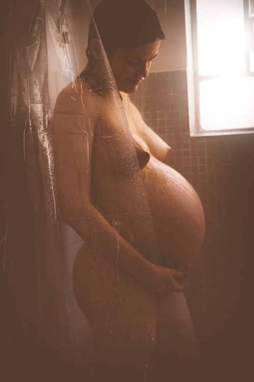 enceintenue:  @enceinte_nu enceintenue.tumblr.com #enceinte #pregnant #nue #nude 