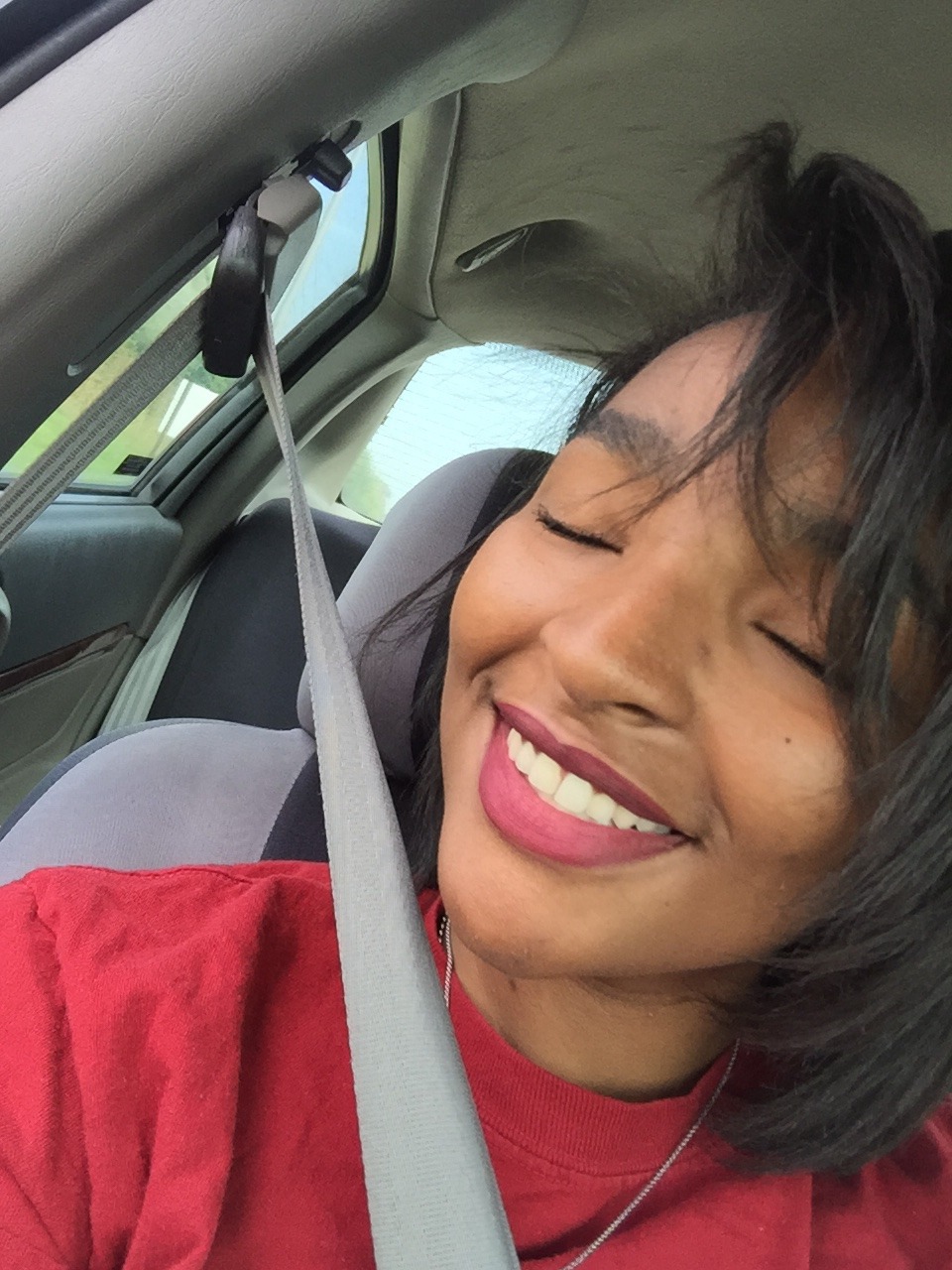 imsorrywasthatyourjack-olantern:  It’s rare when I show my teeth…  That lip color