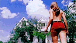 urmotheratemydog:  The Texas Chainsaw Massacre (1974)