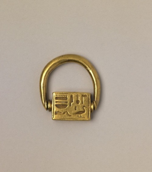 egypt-museum:Signet Ring of Amenhotep IISolid-cast gold signet ring with swiveling rectangular bezel