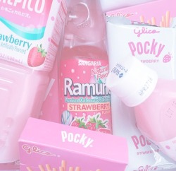 kinkydreamer21316:  Craving :///👛🦄🌸🍡🍥🍼