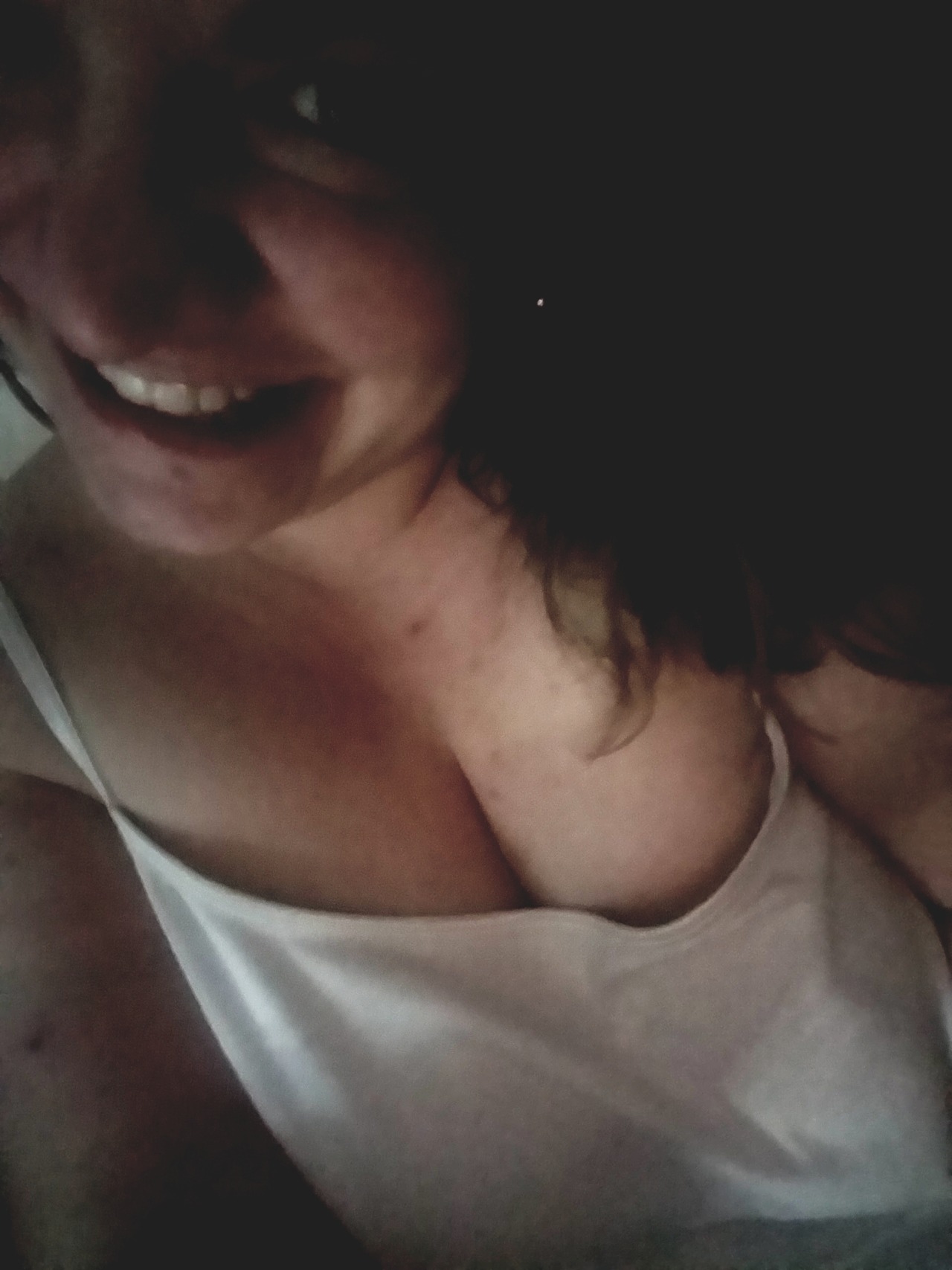 anyeldiablo:  Feeling Flirty 😉