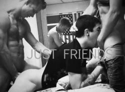 corbeauxtube:  My kinda friends. 