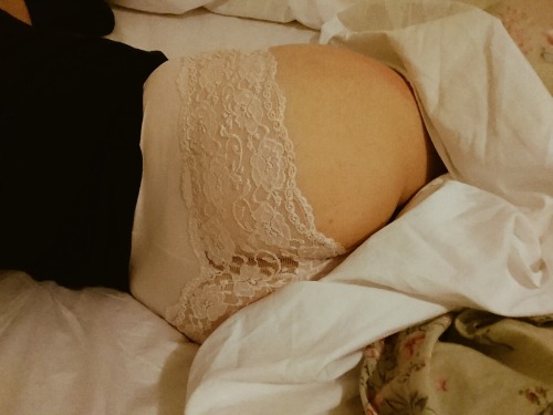 secretsofashylesbiansub: I’m in bed wearing cute lingerie and waiting for C to come over but I