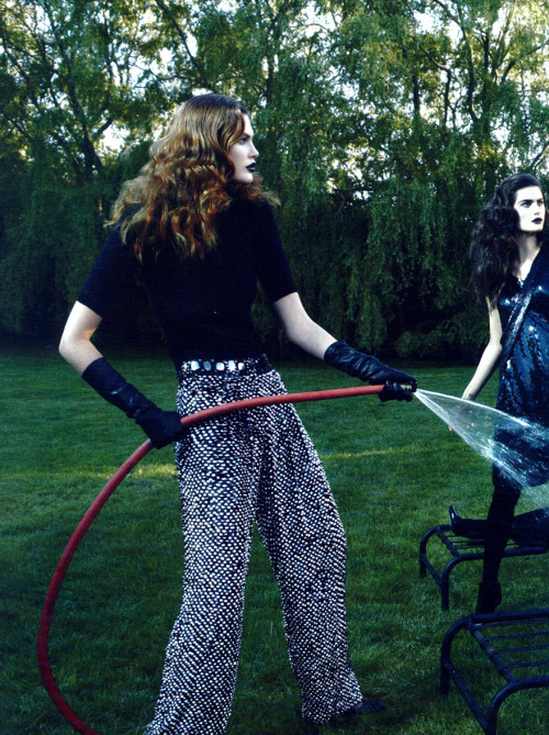 lelaid:Catherine McNeil & Isabeli Fontana in Self-Reflection for Vogue, September 2008Shot by St