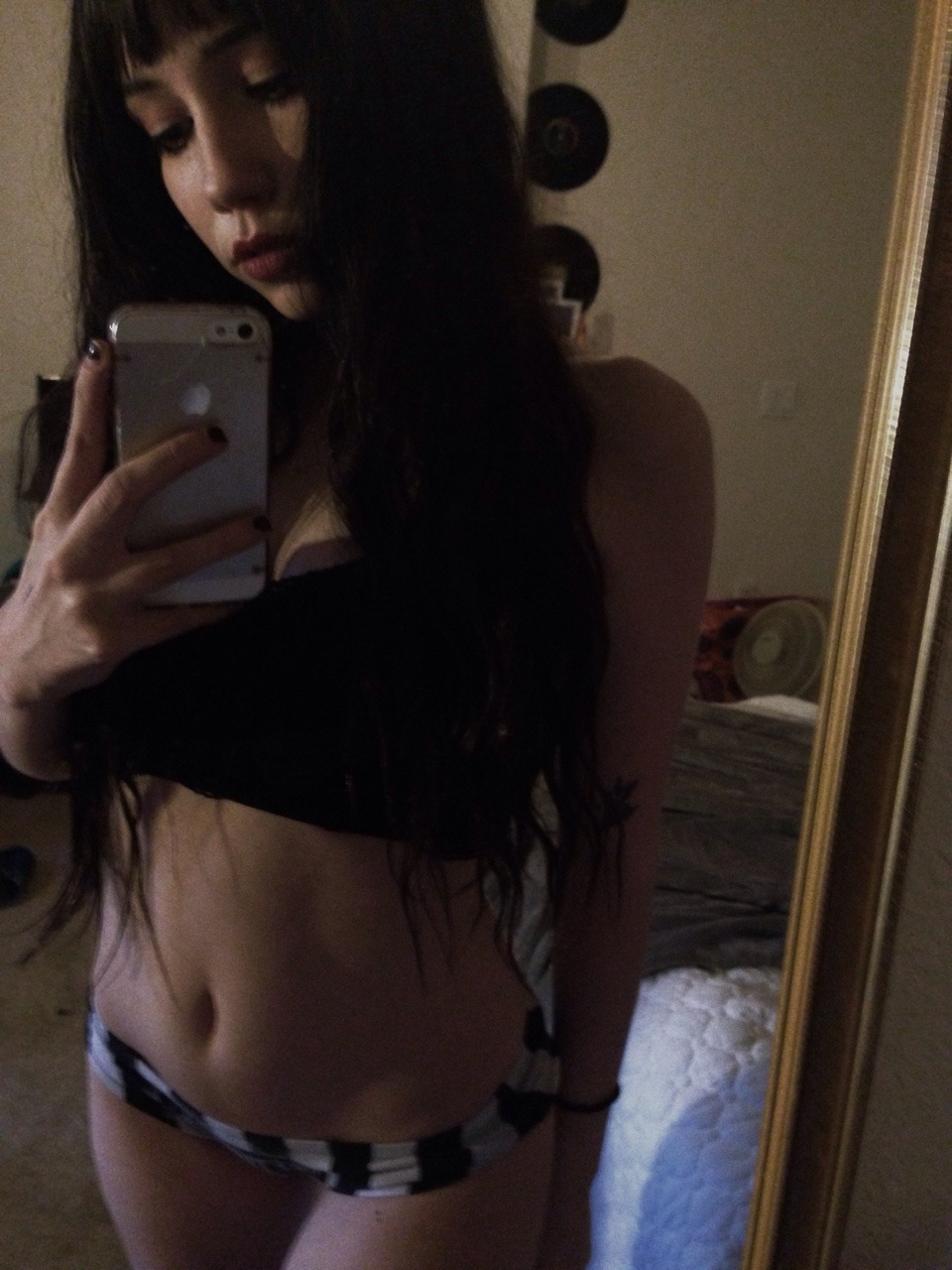 mshinxx:  Some ho pix bc I’ve been working out and I feel good about myself for