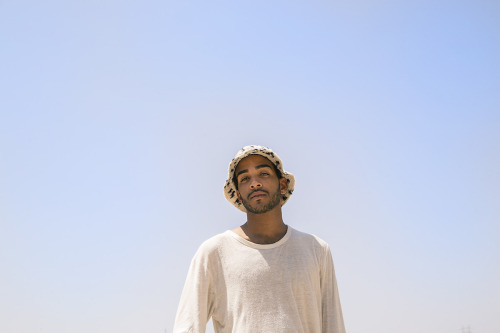 summerdiaryproject:   CYLE PHOTOGRAPHED AT LAKE HOLLYWOOD RESERVOIR, CALIFORNIA BY LLOYD PURSALL DISCOVER MORE ON INSTAGRAM @LLOYDYPURSALL + @ZINI.ZINI  The Summer Diary Project.  Follow us on Facebook + Instagram + Twitter 