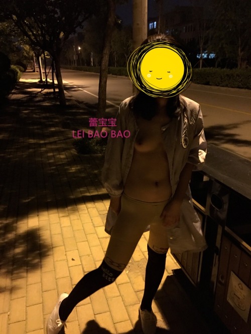 baobaowaipai:夜晚的街道静悄悄