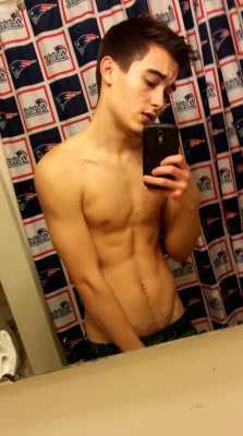 some-bi-guy:  Just me again  This hottie &gt;&gt;&gt;&gt;&gt;