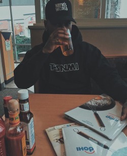 6shwty:  kingsxoqueens:  Bryson Tiller  