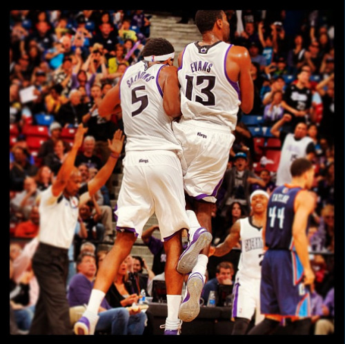 Tyreke Evans and John Salmons celebrate! Salmons tallied 22 pts, including 19 in Sacramento&rsqu
