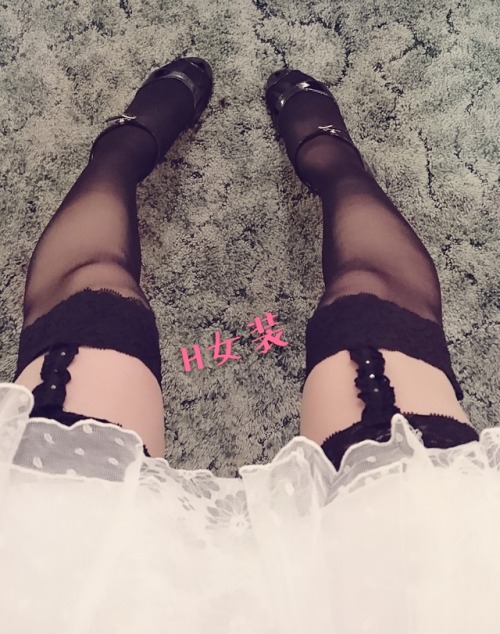 h-crossdressesr:変わった感じのガーターストッキング履いてみた♡I tried putting rare garter stockings♡