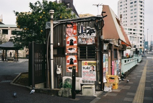 mitsutakatajiri: 東京スナップ Konica C35+FUJICOLOR C200