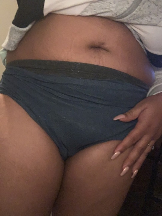 liquigirl:  Liquigirl had a tummy ache 😖 so I had some fun with it 😚💩 …. now someone come clean me 