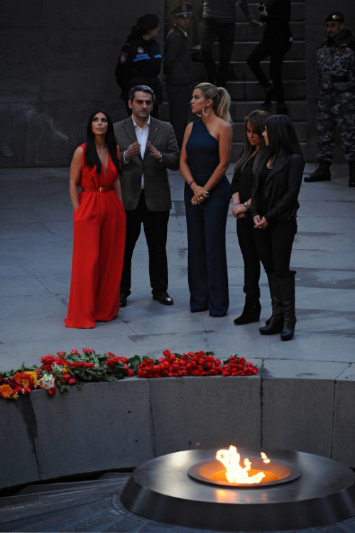 kuwkimye:  Kim, Khloé, Kara & Kourtni at the Armenian Genocide memorial in Yerevan, Armenia - April 10, 2015