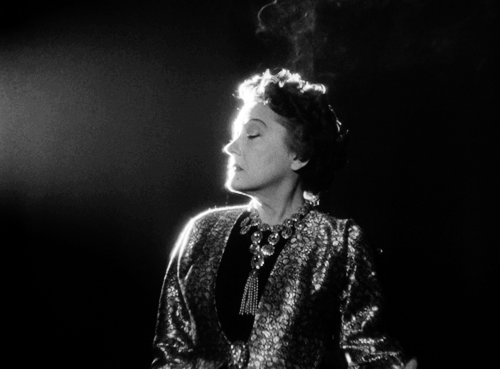 littlehorrorshop:  Gloria Swanson in Sunset Boulevard, 1950