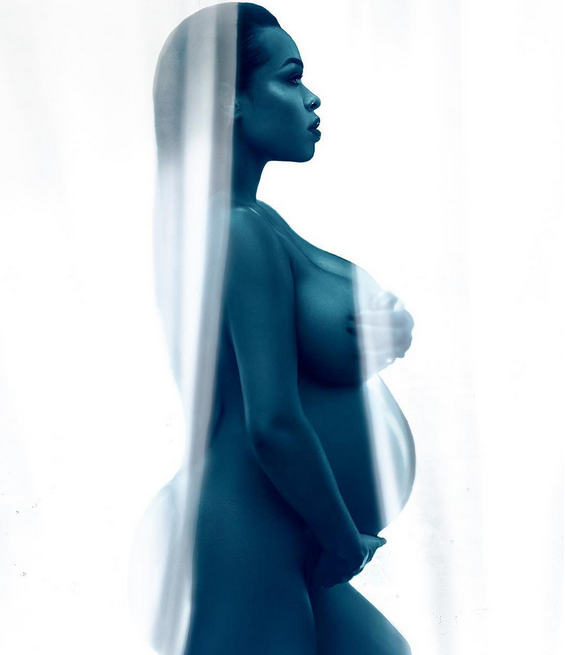 ursuladeville:  greeneyes-anddimples:  diaryofakanemem:  Goals.  Omg…  Werk mama!