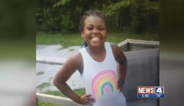 thechanelmuse:  9-Year-Old Shot Dead in Ferguson While Doing Homework On Mom’s