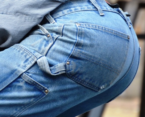 ilovemenworld:  I like butts :) 